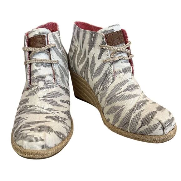 TOMS Women's Ikat Desert Wedge Booties Gray Size 6 Lace Up Chukka - Picture 1 of 10